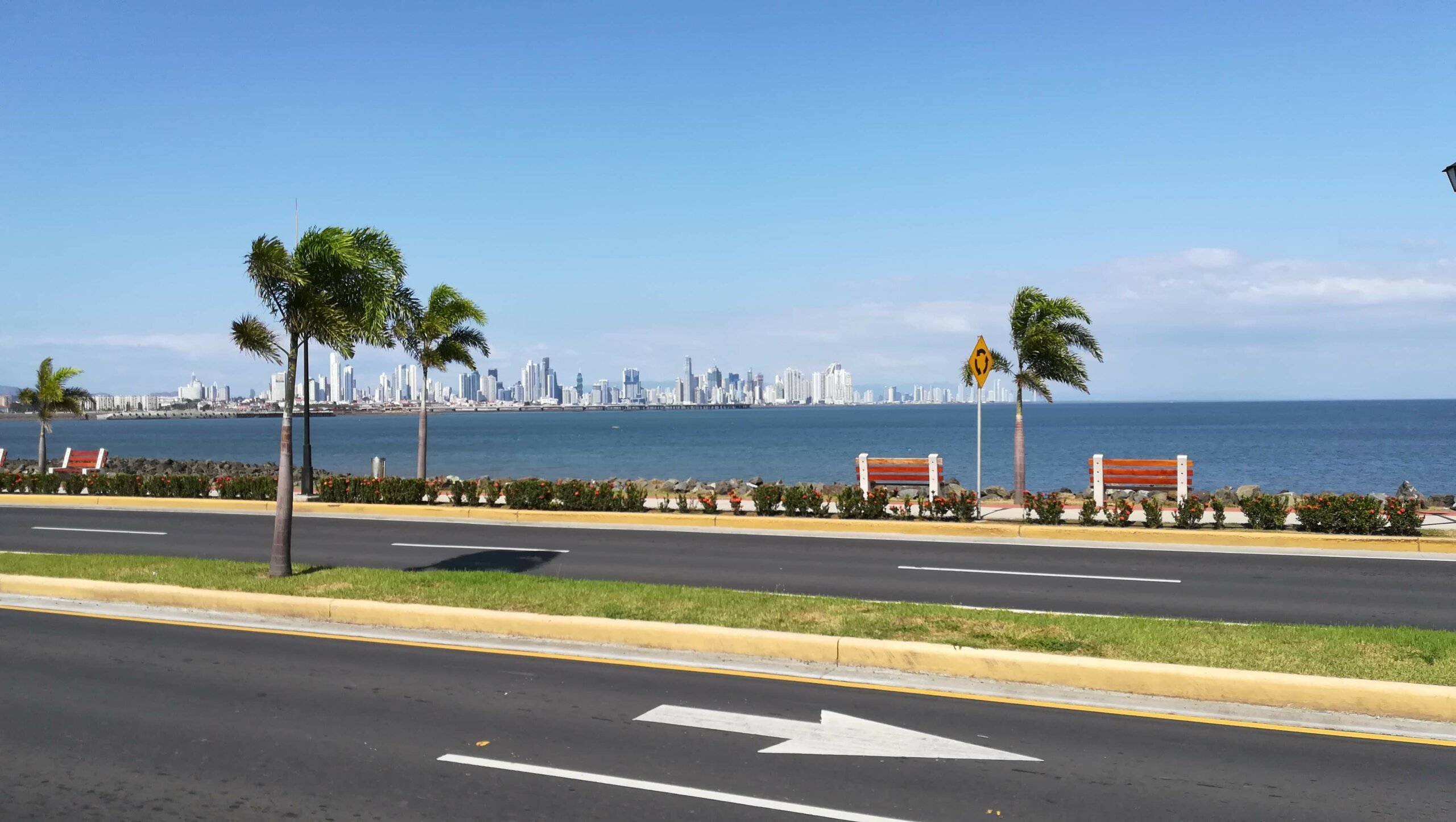 causeway ciudad de panama vista